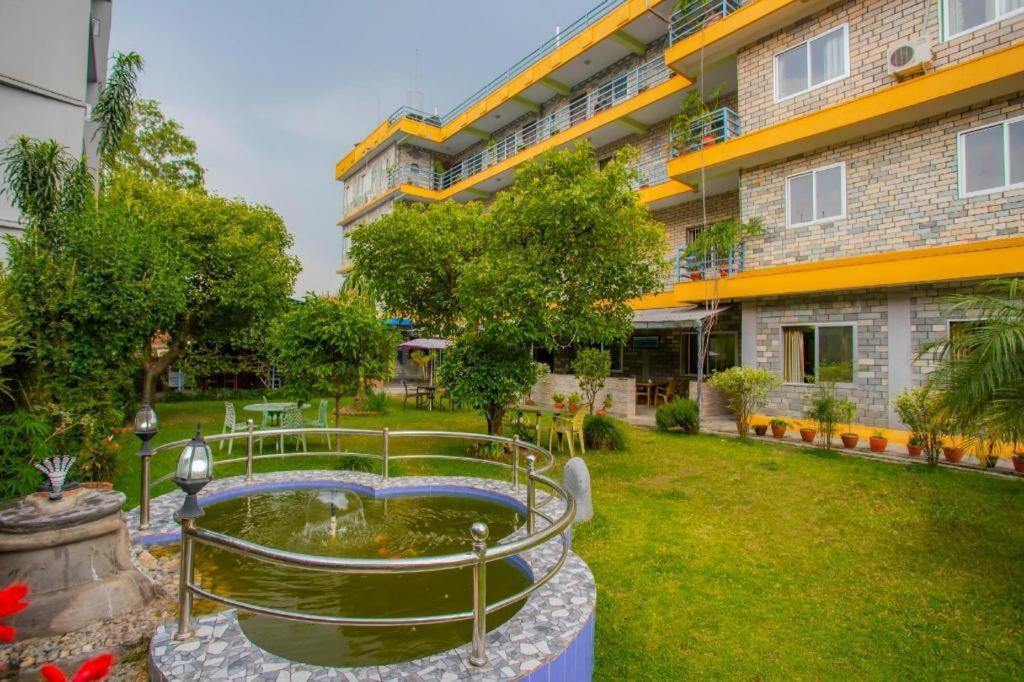 สปอต ออน 445 นิว โฮเต็ล เนเจอร์แลนด์ Hotel โพคารา ภายนอก รูปภาพ
